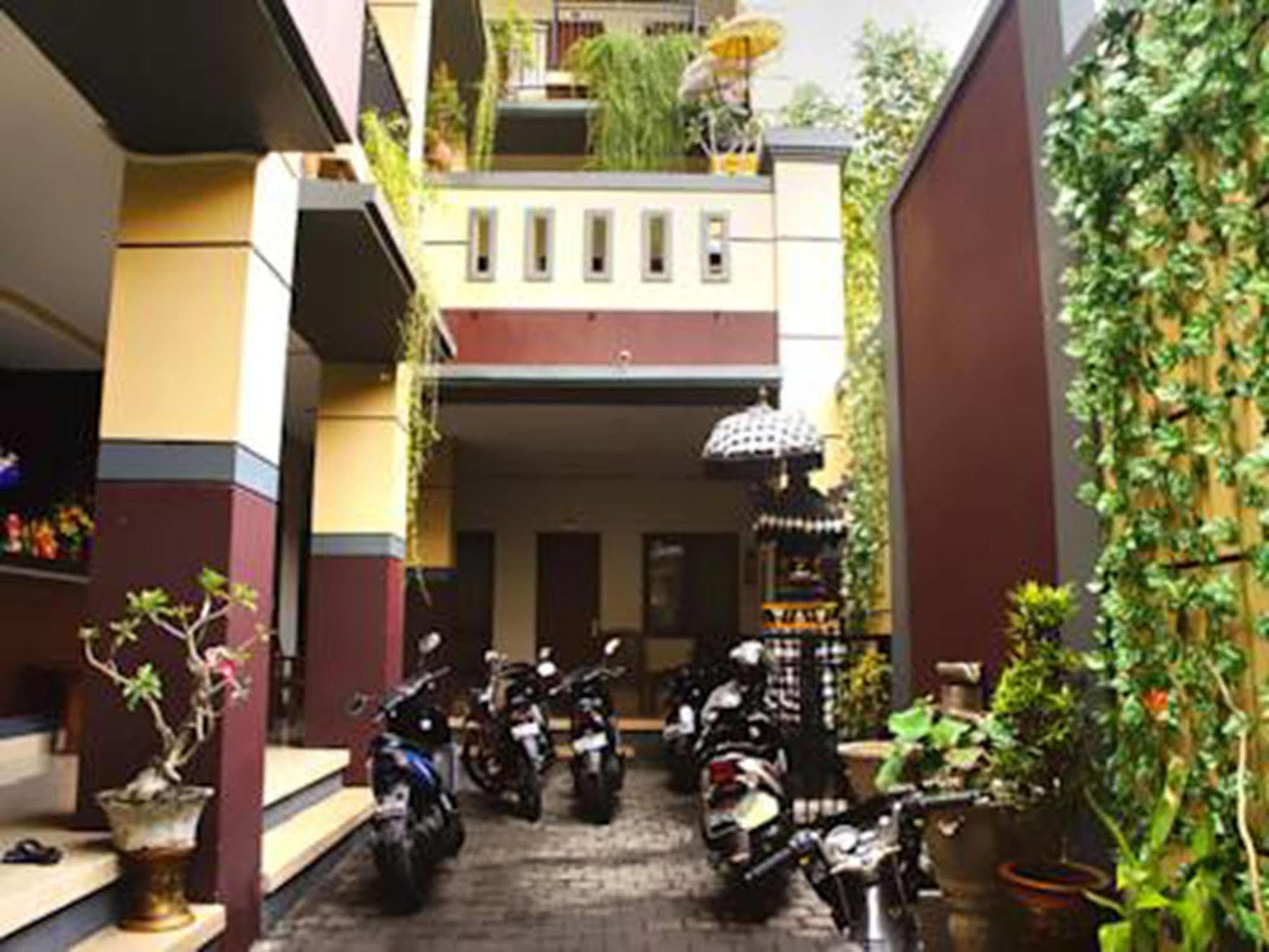 Graha Chania Legian Kuta Lombok Exterior foto